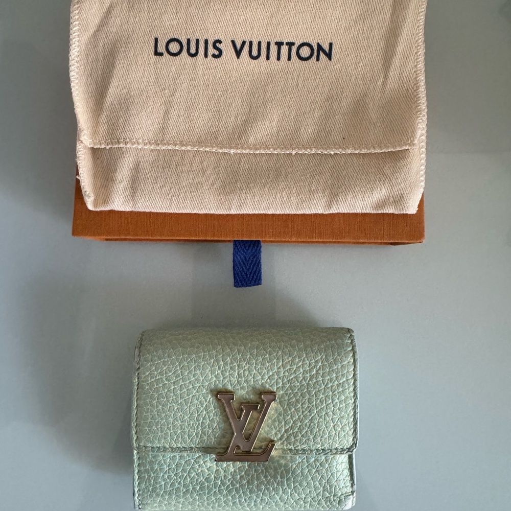 Louis Vuitton Capucines Wallet XS